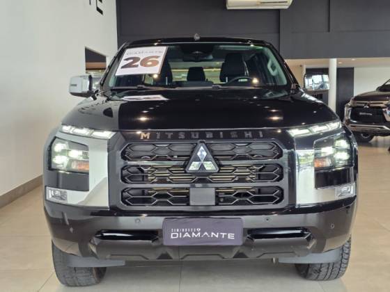 MITSUBISHI TRITON 2.4 BITURBO DIESEL CD HPE-S 4X4 AUTOMÁTICO MITSUBISHI TRITON 2.4 BITURBO DIESEL CD HPE-S 4X4 AUTOMÁTICO